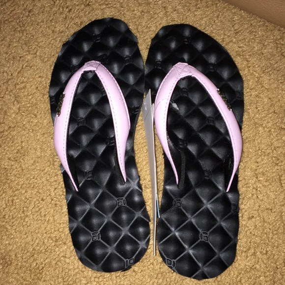 reef quilted flip flops